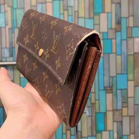 Louis Vuitton A5125 Authentic Wallet - Picture 2 of 3